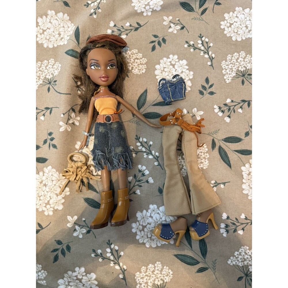 Bratz 2002 Strut It Sasha Doll w/ Clothes Accessories Preowned